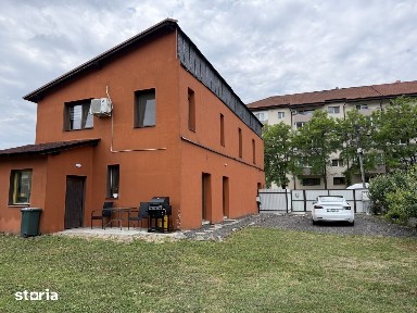 Casă de vânzare + Spațiu Comercial | 220 mp utili | curte 555 mp |