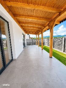 Casa individuala, 4 camere, bucatarie separata, teren 370 mp