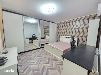 Casă în Roman, zonă ultracentrală, teren 550 mp, construiți 147 mp