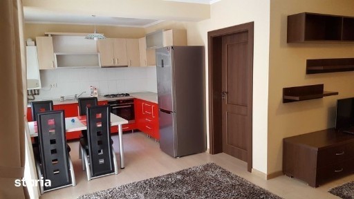 Inchiriez apartament 3 camere