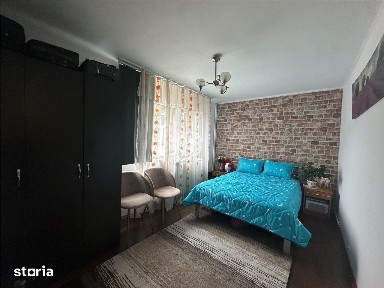 Apartament 3 camere de vanzare Podul de Piatra