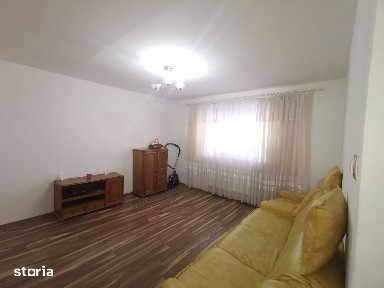 Apartament 3 camere pretabil locuit sau cabinet