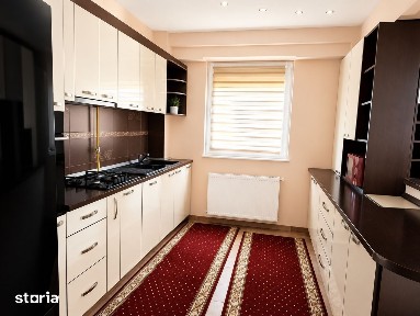 Apartament 3 camere, 74 mp + 2 balcoane, etaj 1, Rădăuți