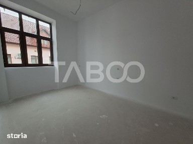 Apartament de vanzare 3 camere 3 bai zona centrala - predare la ALB