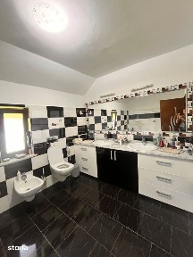 Casa si 4 Hale de Vanzare cu 24 Ari I Suceava/Burdujeni I 413.000Euro