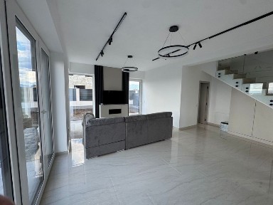 Duplex -De vanzare la Poalele Dealului Lempes