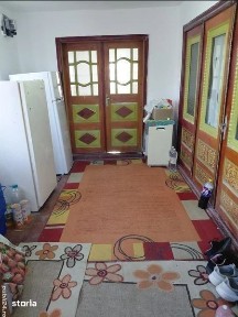 Vand teren cu casa 3 camere gratis zona munte