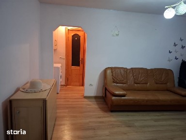 Apartament 3 camere renovat cu sarpanta