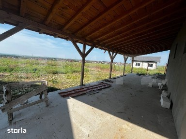 Casa de vanzare, 150 mp, zona Sendreni