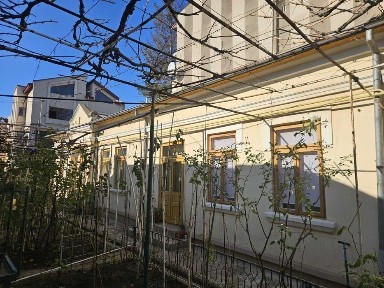 Locuinta Parter+185mp curte, renovata 2001, Braila Str. Plevnei