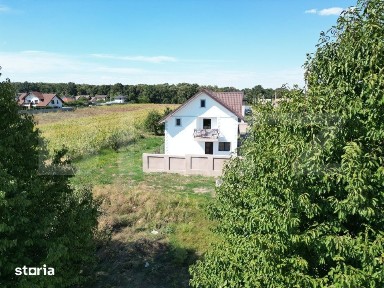 Casa cu 5 camere + garaj, situata in Valea Ursului