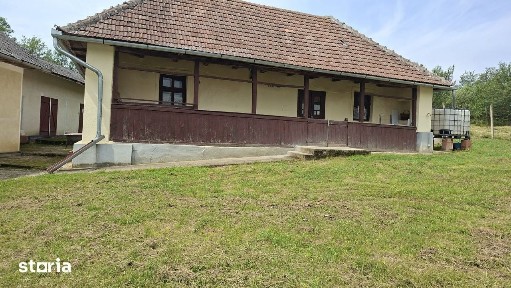 Casa de vacanță cu 4 camere, 6000mp teren