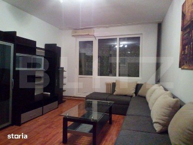 2 cam d 54 mp bloc cu lift zona stejar la strada 8/10 95.000 euro