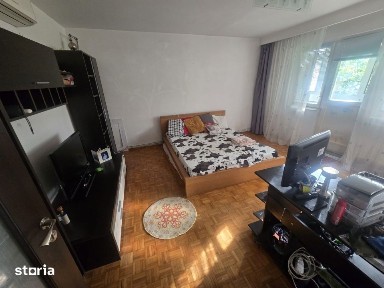 Apartament 3 camere Exercitiu, decomandat, etaj 2, centrala