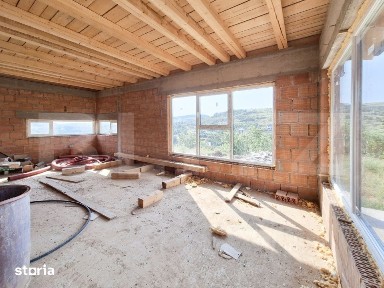 Casa pe un nivel, cu priveliste superba, teren 2000 mp, Suceagu
