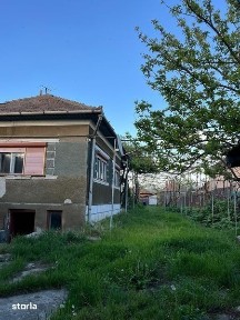 Vand casa cu teren 1487 mp in Apahida zona primariei