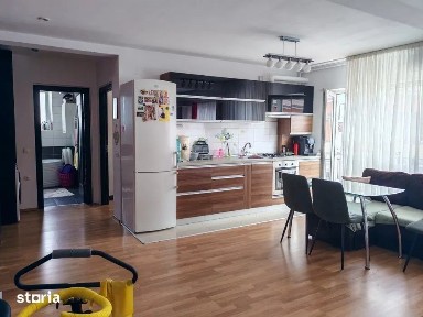 Apartament 2 camere, Zona Centrala, Etaj Intermediar, Parcare !