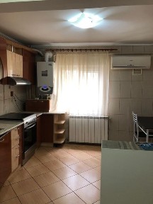 Inchiriez apartamement 3 camere etaj 1 in spate LDL SUD OMV