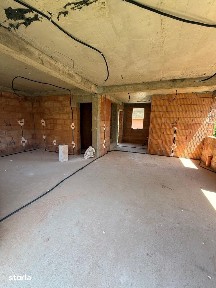 MT253 Duplex la rosu, 4 camere, Sanandrei, la asfalt