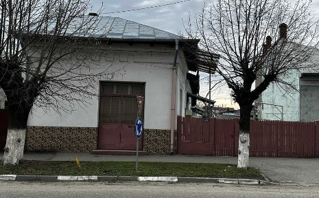 Casa cu curte si gradina (500 mp) - DRAGASANI