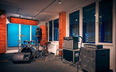 Studio de muzica de inchiriat - Spatiu - 50 mp - Antifonat - Fostul ACE Studio - Sala de repetitii - Inregistrari