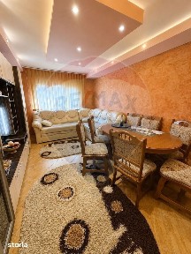Apartament cu 3 camere de vânzare