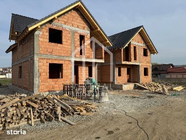 Casa cu 5 camere, 3 bai, terasa - 120 mp, teren 340 mp - Sura Mare