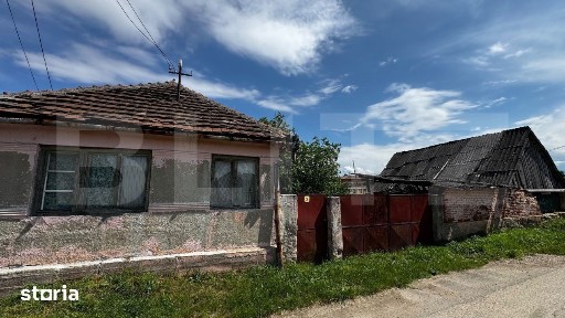 Proprietate de vanzare, 60 mp, teren 1.600 mp, Vintu de Jos