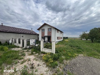 Casa noua cu 4 dormitoare si piscina-Ambud