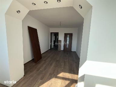 Lugoj, Apartament 3 Cam., 84 Mp., Semidecomandat, et.6, Central Blocul