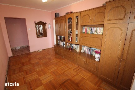 Vând apartament 2 camere în Hunedoara, zona Micro6-Profi Market, 36mp