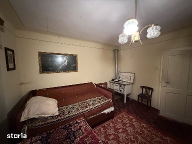 Casă cu curte și anexe în Poiana Sibiului