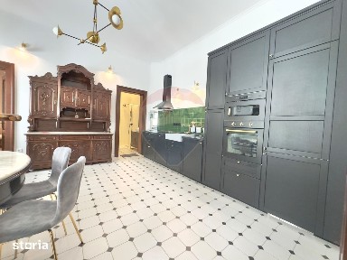 Apartament cu 3 camere de închiriat in Piata Unirii