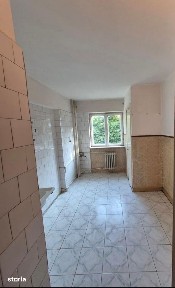 Apartament foarte spatios cu 2 balcoane pret negociabil!