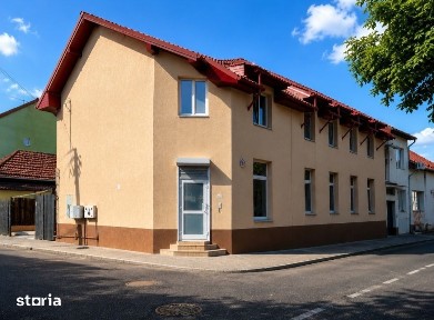 Casa cu etaj,cu garaj, D+P+E+M,611 mp, teren 371 mp,Central