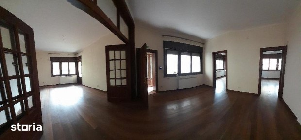 Piata Muncii-Calarasilor, vila 500mp /12 camere, curte 150 mp
