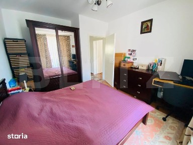 Apartament 3 camere de vanzare - zona excelenta, cu loc de parcare