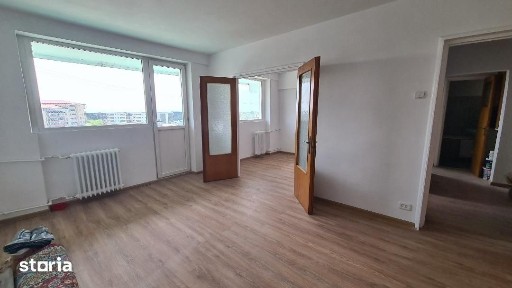 Prelungirea Ghencea/ stradal, 3 camere, etaj 5/10, bloc 1974