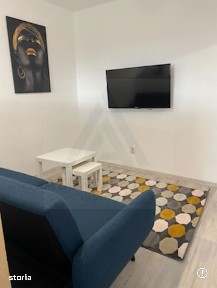 Studio renovat cu balcon inchis si bucatarie separata pe Siretului