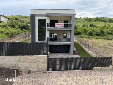Vand casa cu CF in zona Roata Faget!