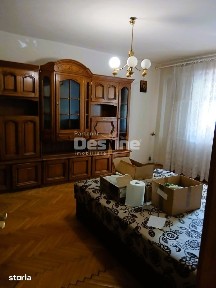 Apartament de vanzare zona centrala etaj 2/8 cu lift