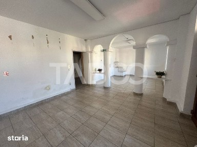 Spatiu comercial de inchiriat 3 camere 80 mpu Calea Dumbravii Sibiu