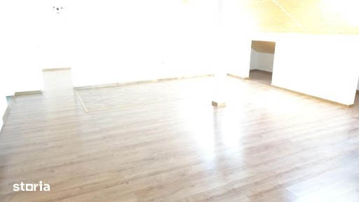 Inchiriez apartament in Vila, Deva, zona ultracentrala, curte comuna