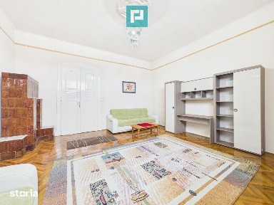 Apartament generos cu 3 camere - Zona Centrală