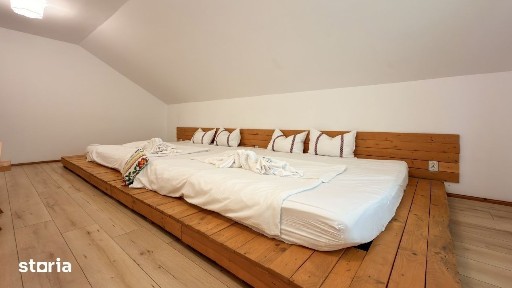 Pensiune turistica de vanzare in Corbu | 7 camere | Teren 1000mp