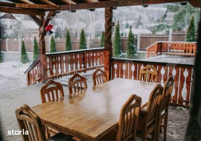 Casa de vanzare, 9 camere, 650 mp - Bran