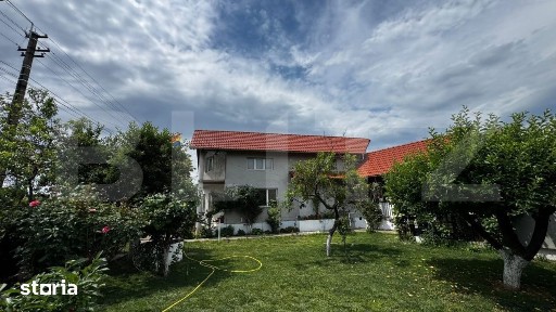 Casa spatioasa cu 4 camere, 150 mp, pivnita si teren de 1.144 mp, zona
