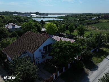 Casa-Vila chiar lângă lac si pensiunea Amara