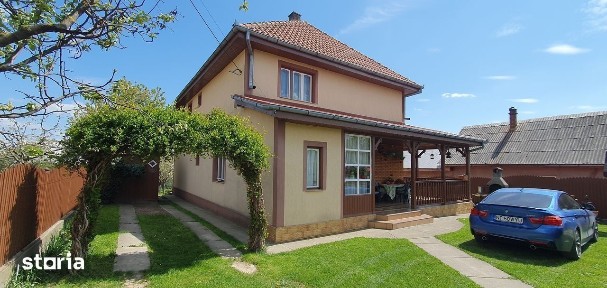Casă de vânzare Mastacăn, Borlești, 200 m2 / 748 m2, centrul satului