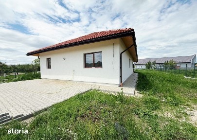 CASA INDIVIDUALA CU 750 MP TEREN IN JUCU DE MIJLOC